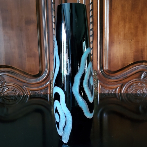 Dramatic Modern Cut To Vibrant Blue 11 1/2" Black Thick Crystal Vase Gorgeous 😍 - Picture 15 of 15